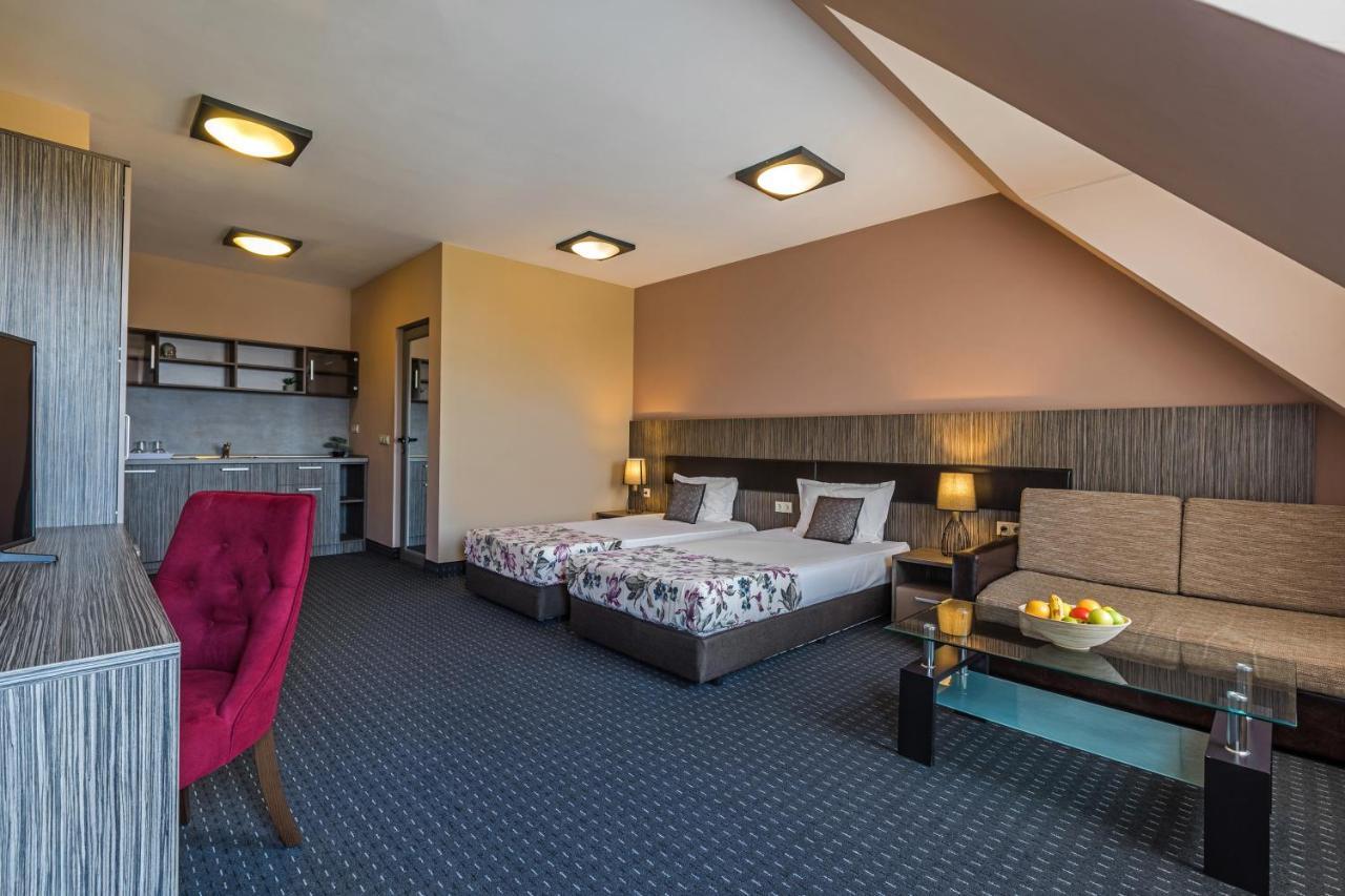 מלון Plaza - Free Parking 3*